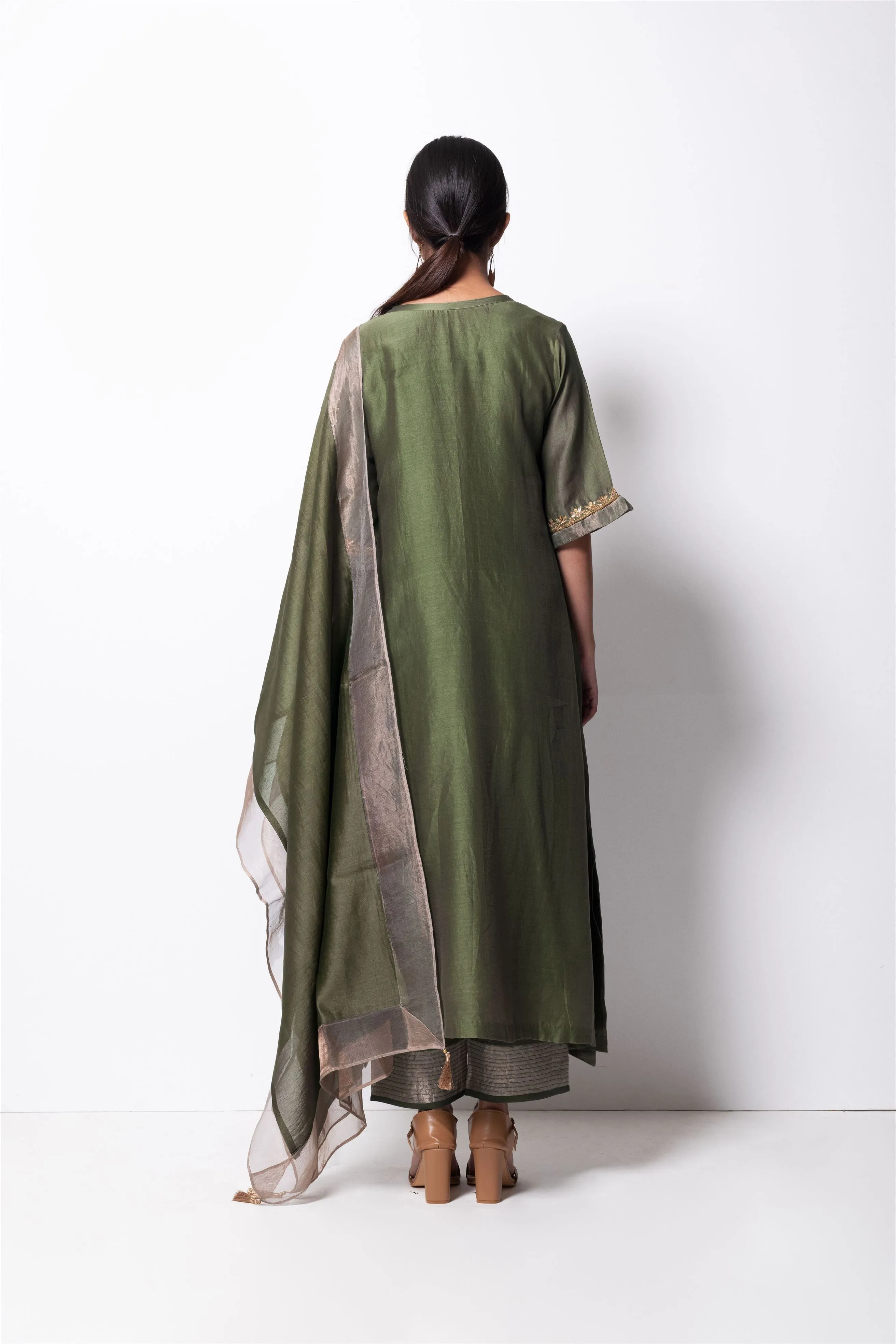Bhavik Shah   I  Norah  Kurta Full Set - Kurta, Stole, Pants, With Slip Kurta - Handwoven Chanderi Silk, Stole - Chanderi & Zari, Pants - Cotton Silk OLIVE CH-SK-0G-23