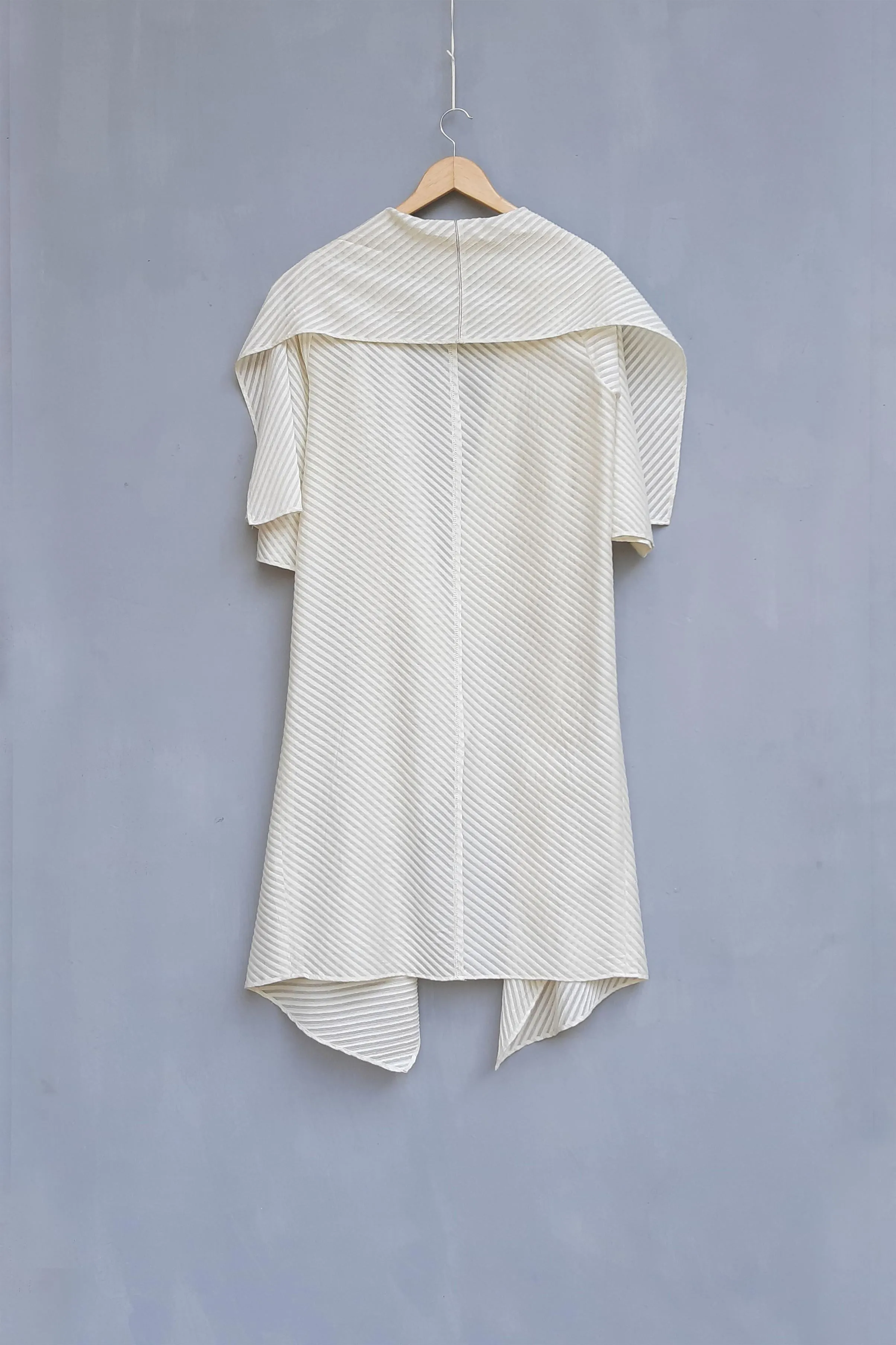 Urvashi Kaur   I    Siglap VARIABLE JACKET textured cotton Shell TESSELLATE- 110
